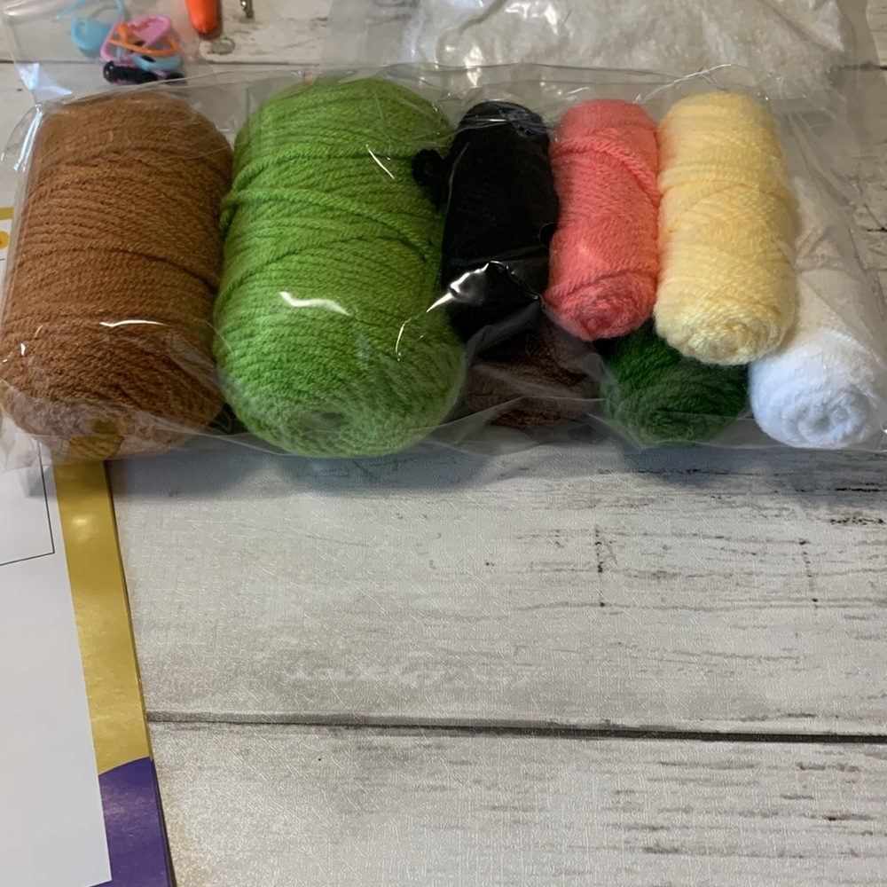 DIY Yarn succulent plant series - Picture 4 of 4